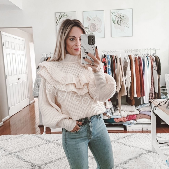 H&M Sweaters - H&M ivory ribbed ruffle mock neck Balloon sleeves sweater NWT